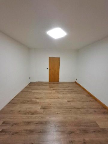 Helle 2 Zimmerwohnung, DG, 54 m², 400€ Kaltmiete + NK, Freiheitst - Photo 2