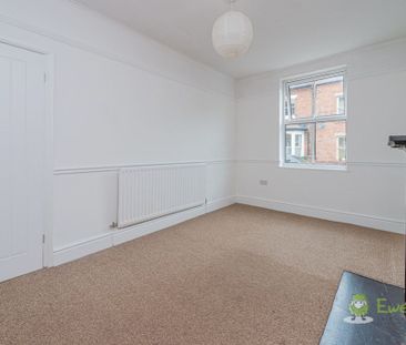 2 Bedroom - Photo 4