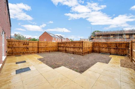 3 bedroom semi-detached house to rent - Photo 2