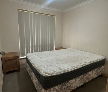 LOW MAINTENANCE & FULLY FURNISHED UNIT! - Photo 3