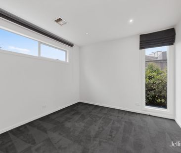 Modern Townhouse Living in Prime Location - Photo 3