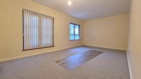 20b Church Street, Dromore, BT25 1AA - Photo 2