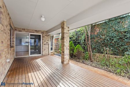 MASSIVE 4 BEDROOM FAMILY HOME- INCLUDES ELECTRICITY! - Photo 5