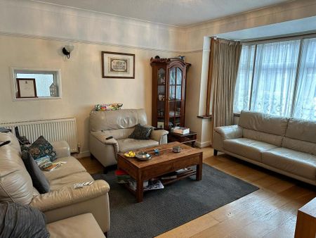 4 bedroom semi-detached house to rent - Photo 3
