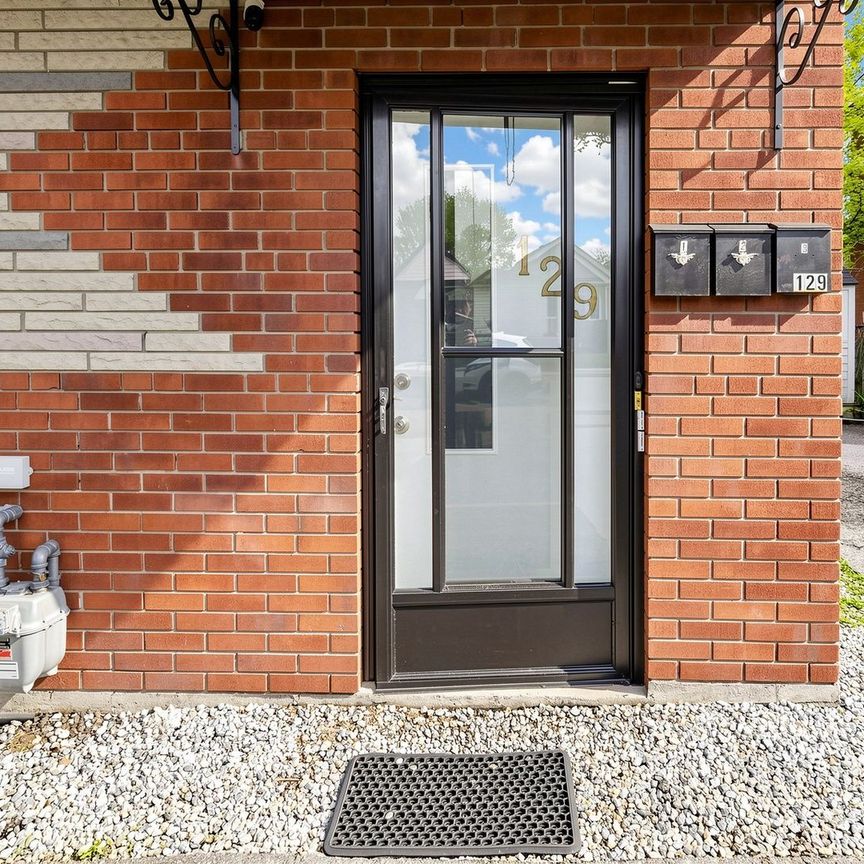 For Lease - 129 Melrose Street, Toronto, Ontario - Photo 1