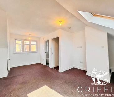 London Road, Grays, RM17 - Photo 2