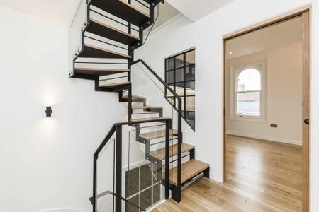 3 bedroom flat to rent - Photo 2