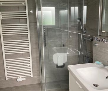 Helle, renovierte Single - Wohnung 62qm mit Terrasse - Photo 5