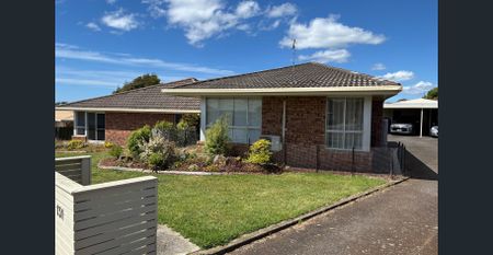 Sunny Two Bedroom Unit - Photo 2