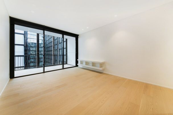 One Proper Bedroom Plus Study I Fridge & Washing Machine - Photo 1