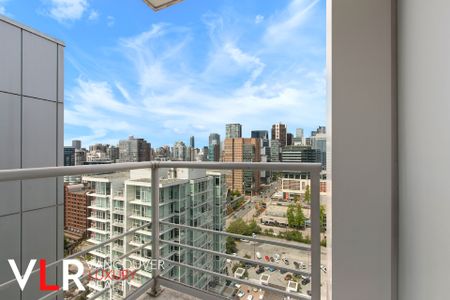 Condo in Downtown Vancouver, BC - Photo 4