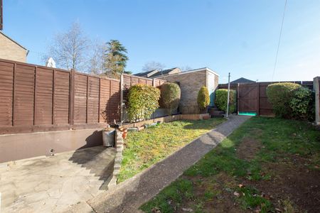 Linton Place, Haverhill - Photo 5