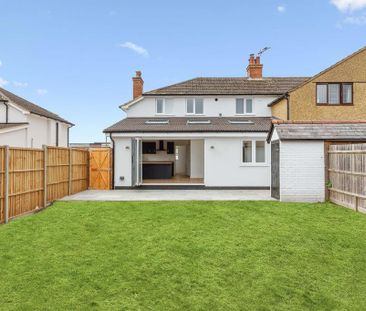 3 bedroom semi-detached house to rent - Photo 5