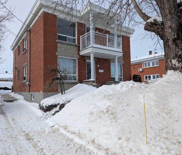 Spacieux 6 et demi climatisé au bas d’un duplex avec cour privée et... - Photo 4