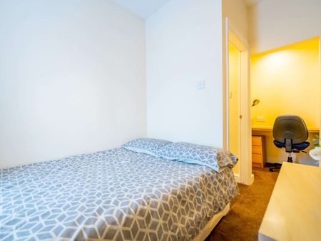 4 bed shared student property near the University of York Bedroom 1 - Photo 4