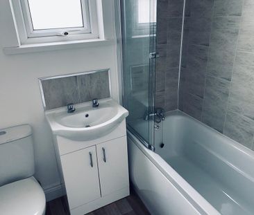 3 bedroom terraced house to rent - Photo 6