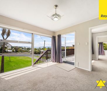 Cozy 2-Bedroom Home in the Heart of Stanmore Bay - Photo 1