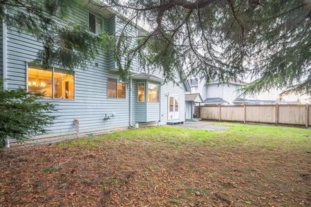 Beautiful Four Bedroom Single Family Home in Cloverdale with Yard - Photo 2