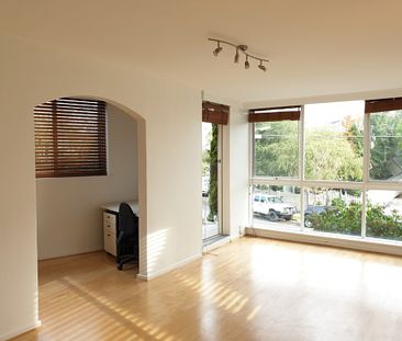 Light, Bright and Spacious Two Bedroom Apartment - Photo 5