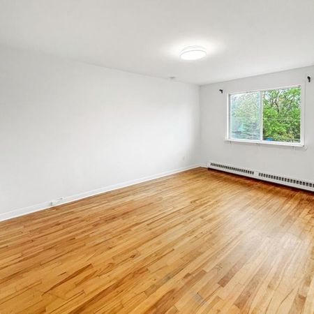 Appartement à louer - Longueuil (Le Vieux-Longueuil) (Centre) Appartement à louer - Longueuil (Le Vieux-Longueuil) (Centre) - Photo 2