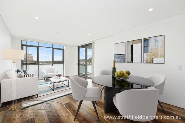 Located on Level 7, Luxury Apartment - Photo 1