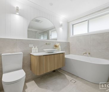 14 Andrew Thompson Drive, McGraths Hill NSW 2756 - House For Rent |... - Photo 6