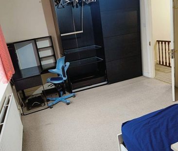 4 bedroom terraced house to rent - Photo 4