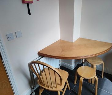 14 Fitzroy Avenue, Belfast, BT7 1HW - Photo 2
