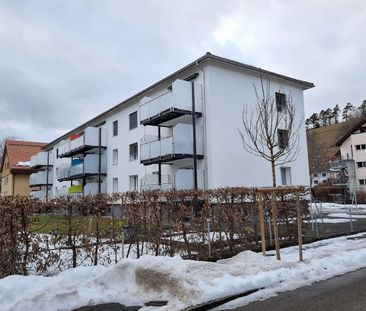 Appartement de 4 pièces avec grand balcon partiellement rénové - Photo 2