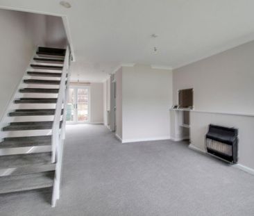 3 bedroom end of terrace house to rent - Photo 3