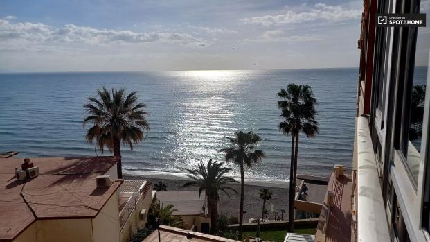 1-bedroom apartment for rent in Torremolinos, Malaga - Photo 1