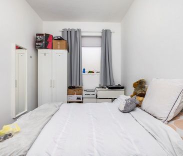 Kennington Lane, London, SE11 - Photo 5