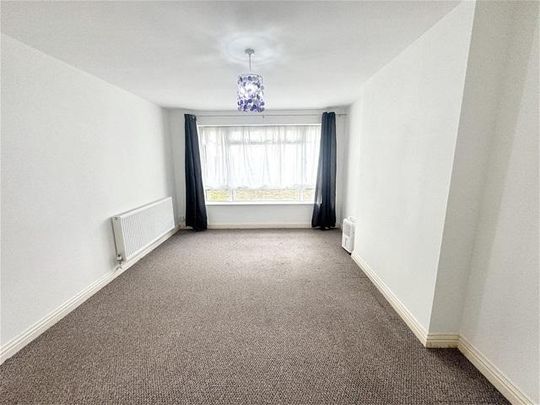 3 bedroom flat to rent - Photo 1