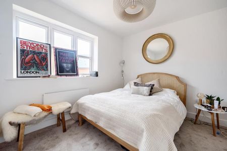 2 bedroom end of terrace house to rent - Photo 3