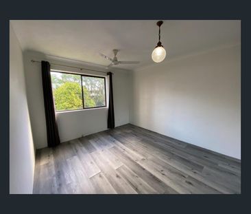 New kitchen and bathroom - Just 280m to Buranda busway station - Photo 4