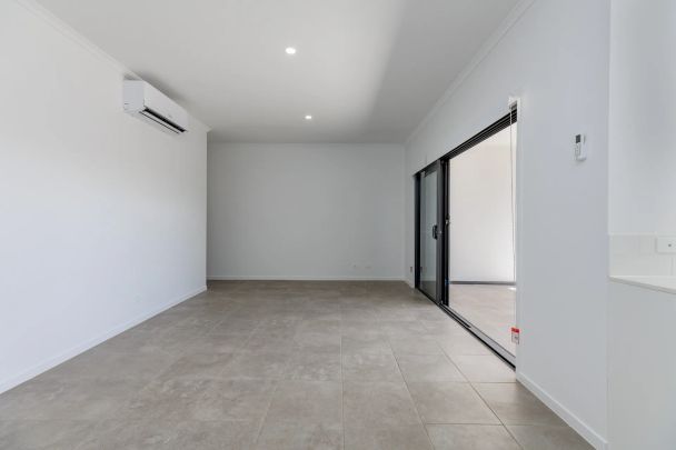 Brand new, beautifully designed townhouse! - Photo 1