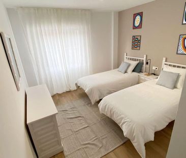 3 room luxury Flat for rent in Marbella, Spain - Photo 3