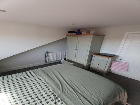 Room 6, St Lukes Crescent, Leeds, LS11 8LA - Photo 3