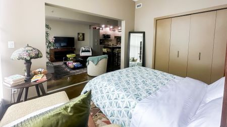 $500 Off October Rent | 2 Bed Furnished Condo With Views & Underground Parking. - Photo 5