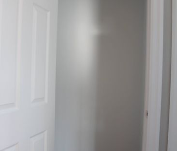 For Lease - 14 Leeming Street Unit# 2nd floor, Hamilton, Ontario - Photo 3