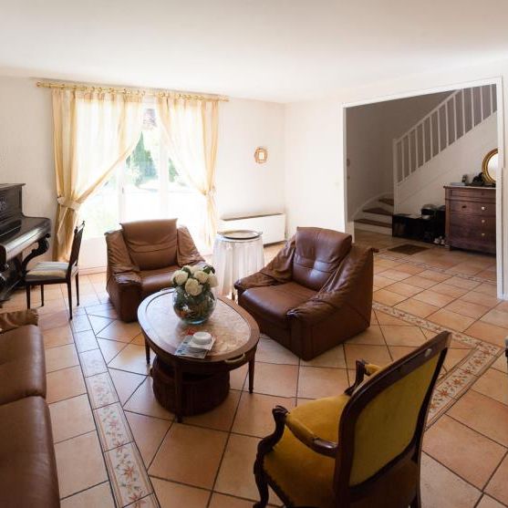 Location Maison 7 pièces 180m² - Photo 1