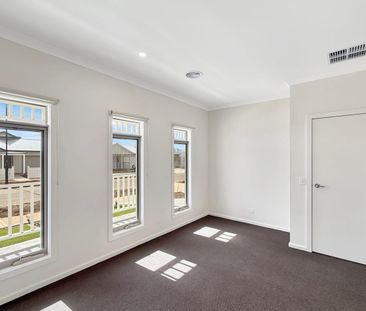 🏡 Brand New 4-Bedroom House in Eynesbury - Photo 5
