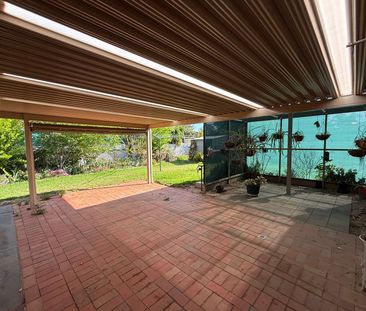 Charming 3-Bedroom Home - Photo 3