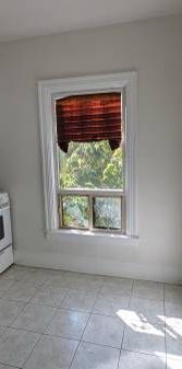 *Newly Painted* 2-bedroom + Den Upper near Bloor and Dufferin - Photo 1