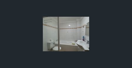 Convenient Apartment in Regents Park - Photo 5