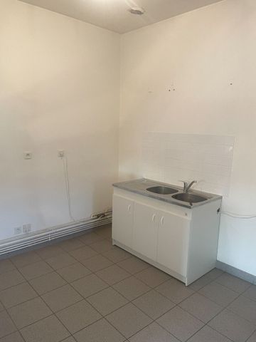 Location appartement 3 pièces, 62.45m², Tiercé - Photo 3