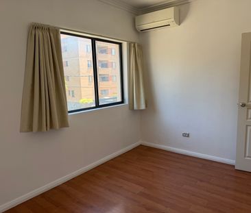 4/74-80 Woniora Road, Hurstville NSW 2220 - Apartment For Rent | Do... - Photo 3