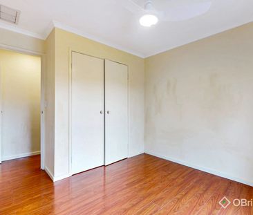 1/2 Blaxland Avenue, Cranbourne, Vic 3977 - Photo 5