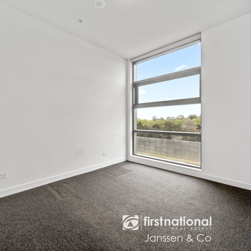 Stylish 2-Bedroom Apartment in Exclusive Parkville Precinct! - Photo 1