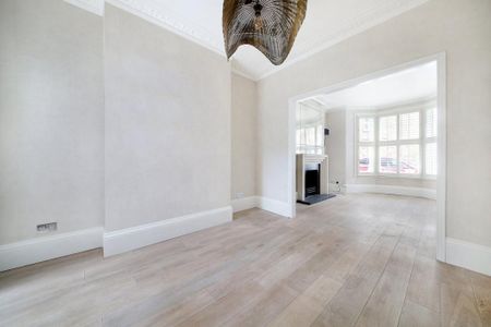 5 bedroom terraced house to rent - Photo 2